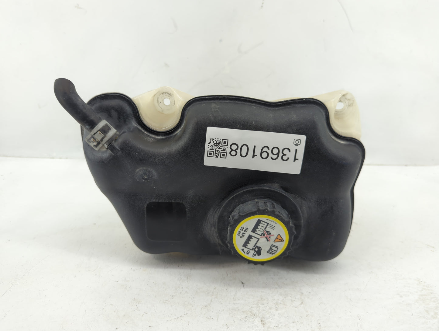 2005-2010 Ford Mustang Radiator Coolant Overflow Expansion Tank Bottle 1369108 - Oemusedautoparts1.com