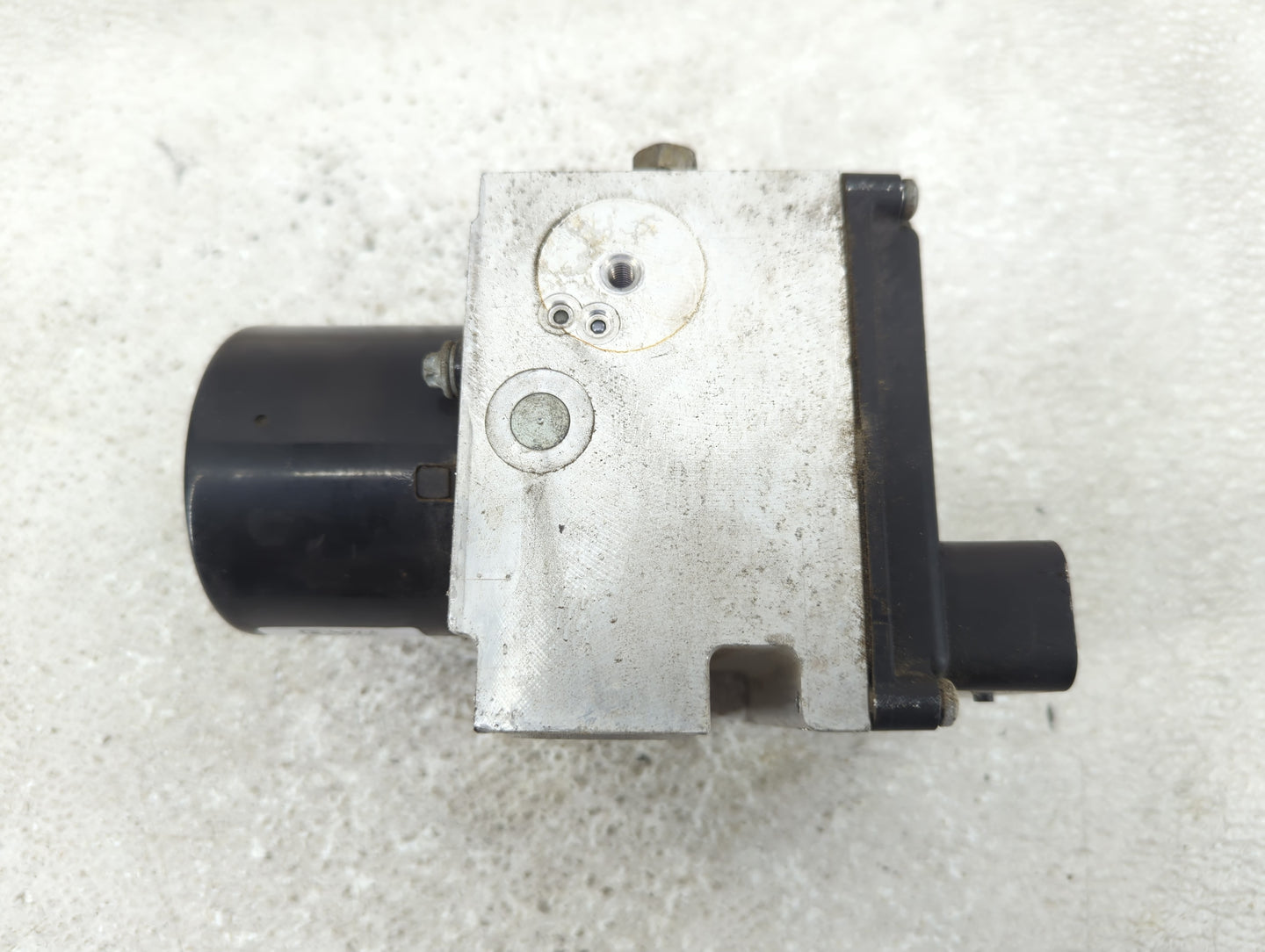 2005-2006 Ford Mustang ABS Pump Control Module Replacement P/N:4R33-2C353-AG Fits Fits 2005 2006 OEM Used Auto Parts - Oemus