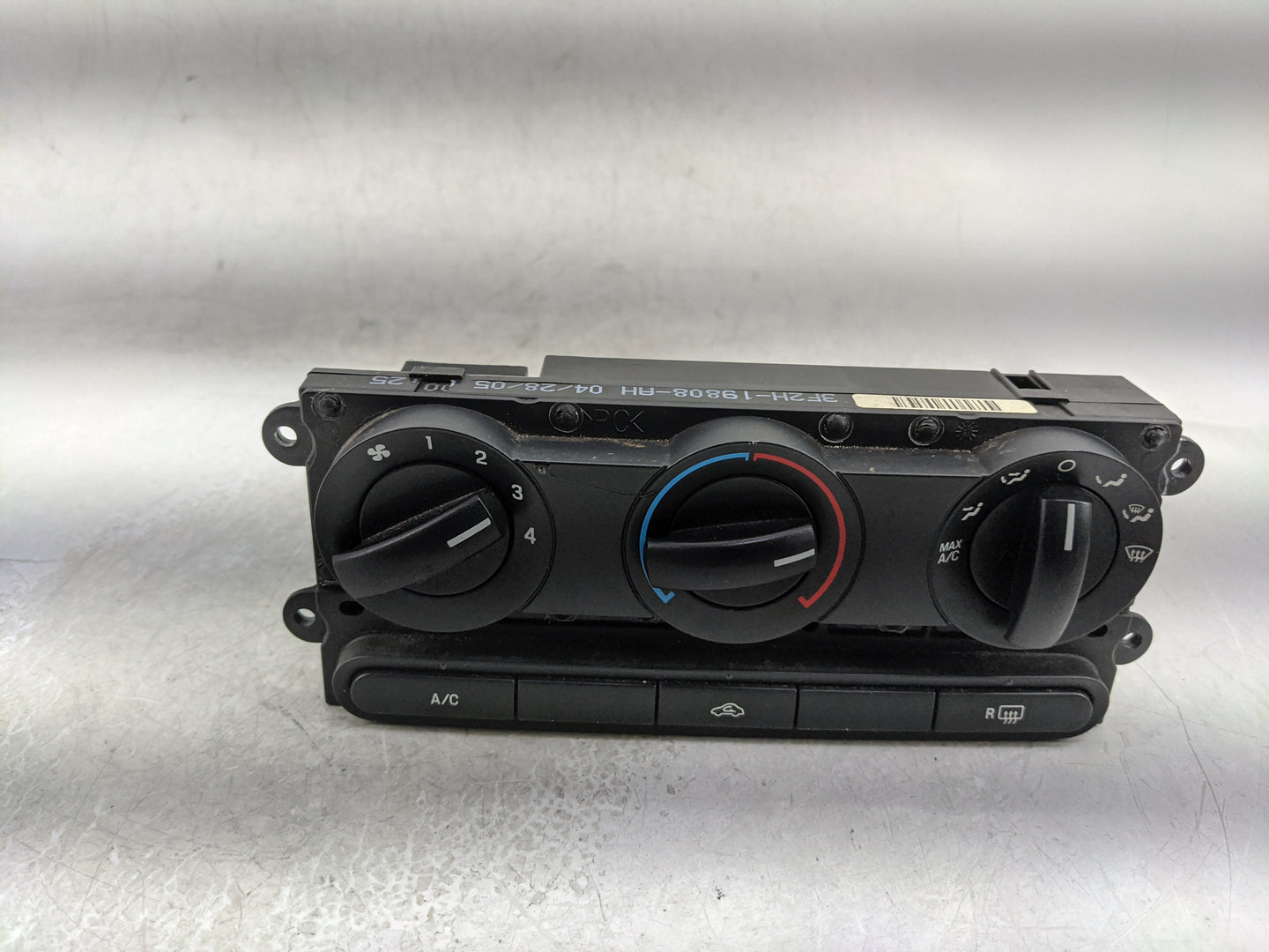 2005-2009 Ford Mustang Climate Control Module Temperature AC/Heater Replacement P/N:5R33-19980-AA Fits OEM Used Auto Parts -