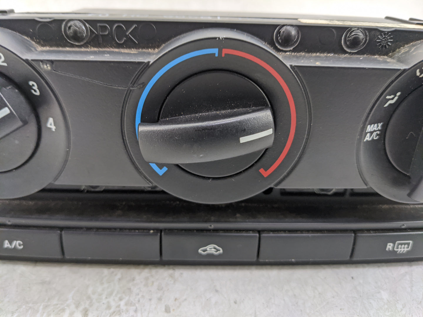2005-2009 Ford Mustang Climate Control Module Temperature AC/Heater Replacement P/N:5R33-19980-AA Fits OEM Used Auto Parts -