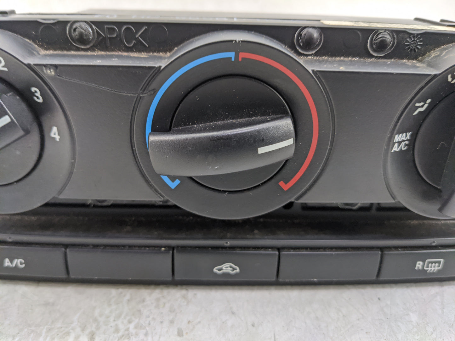 2005-2009 Ford Mustang Climate Control Module Temperature AC/Heater Replacement P/N:5R33-19980-AA Fits OEM Used Auto Parts -