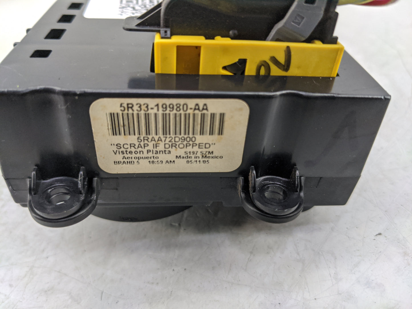 2005-2009 Ford Mustang Climate Control Module Temperature AC/Heater Replacement P/N:5R33-19980-AA Fits OEM Used Auto Parts -