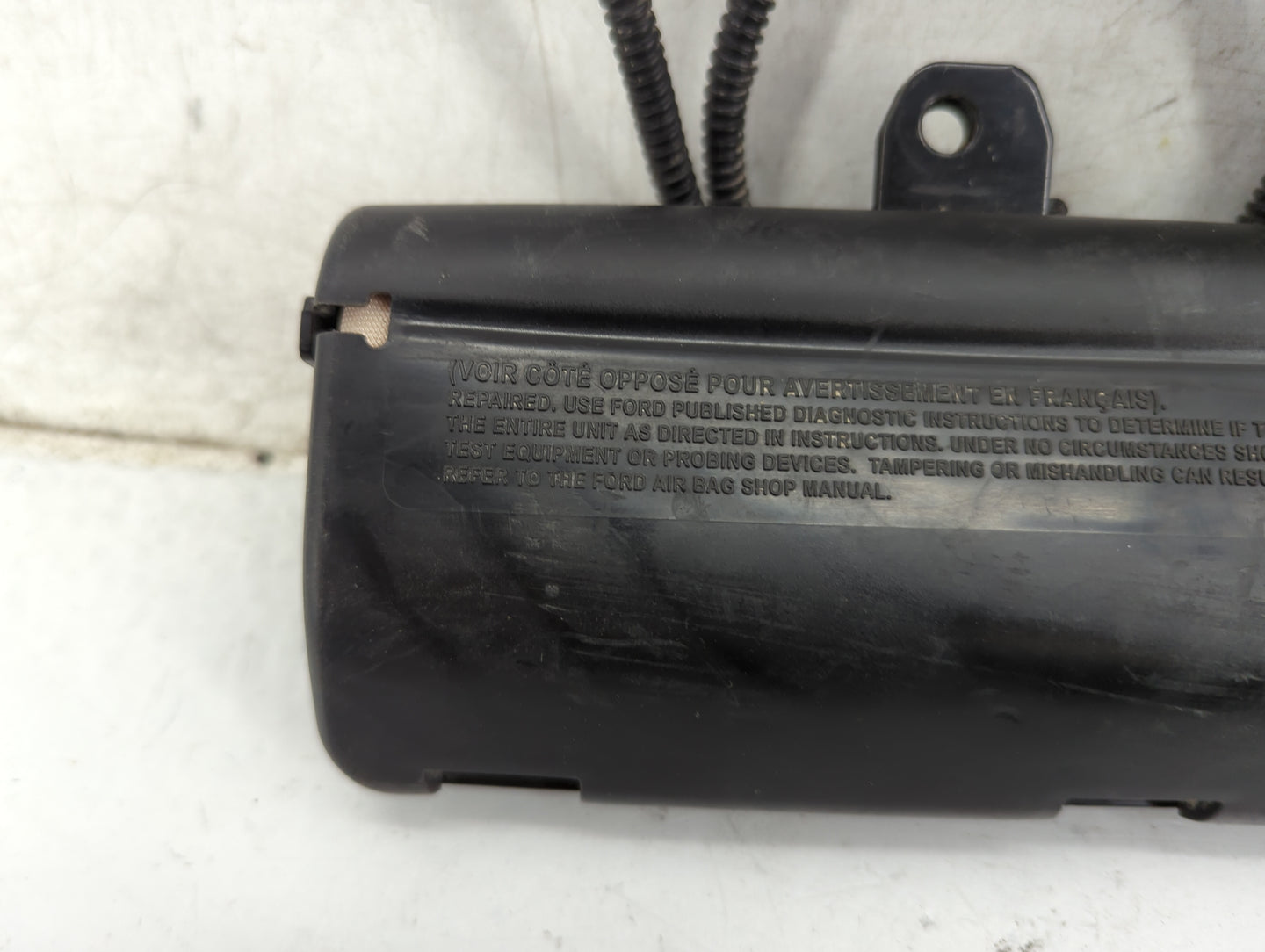 2005-2009 Ford Mustang Air Bag Passenger Right Knee OEM P/N:6R33-63611D10-AB Fits Fits 2005 2006 2007 2008 2009 OEM Used Aut