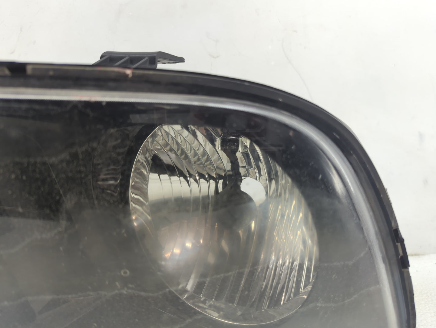 2005-2006 Ford Mustang Driver Left Oem Head Light Headlight Lamp - Oemusedautoparts1.com