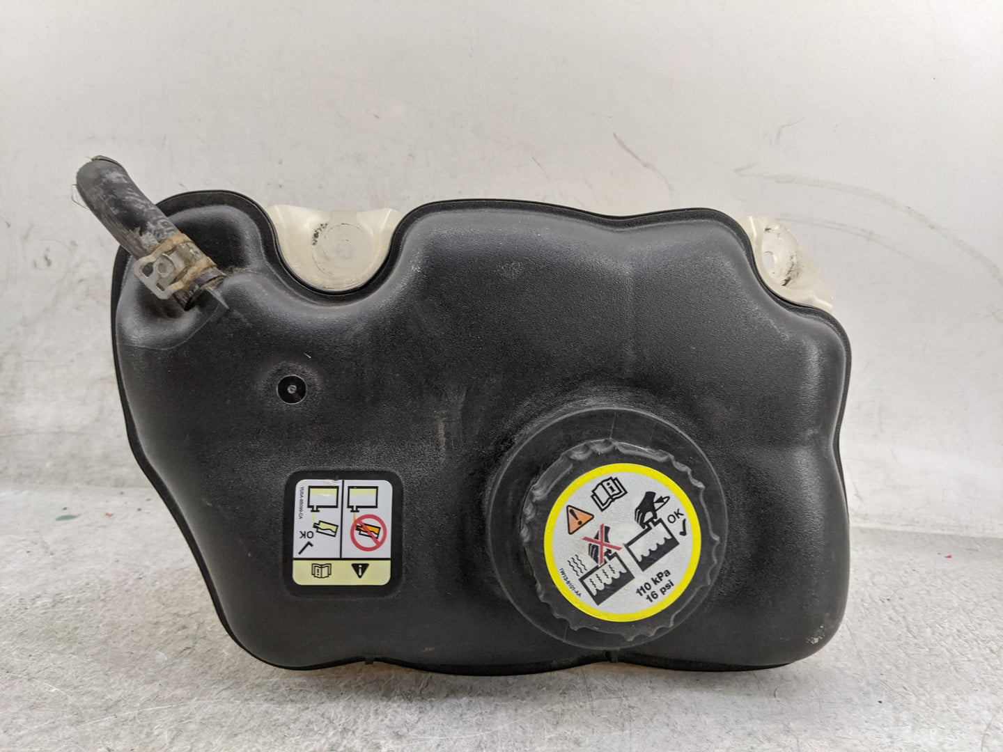 2005-2010 Ford Mustang Radiator Coolant Overflow Expansion Tank Bottle 1477026 - Oemusedautoparts1.com