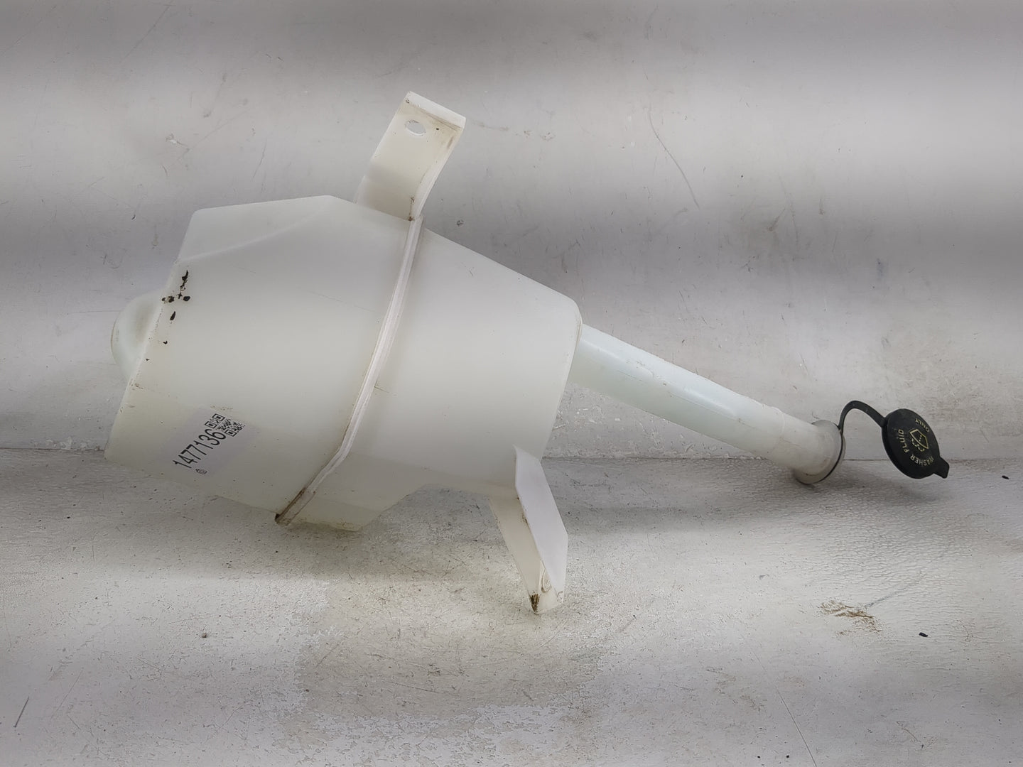 2005-2009 Ford Mustang Windshield Washer Fluid Reservoir Bottle Oem 1477136 - Oemusedautoparts1.com