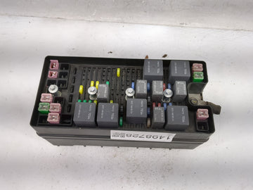 2005-2006 Ford Mustang Fusebox Fuse Box Panel Relay Module P/N:3F2T-14B192-CA W381891236, 3F2T-14B192-AA Fits Fits 2005 2006