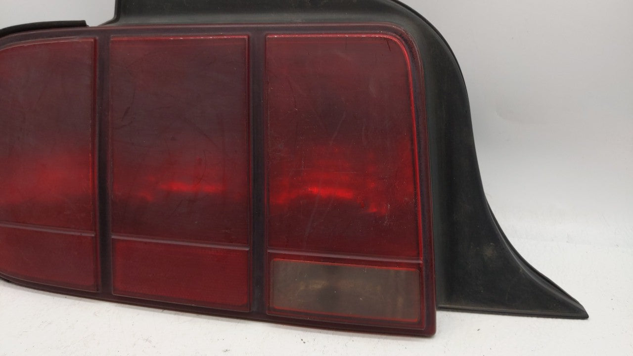 2005-2009 Ford Mustang Tail Light Assembly Driver Left OEM P/N:8R33-13B505-AB Fits Fits 2005 2006 2007 2008 2009 OEM Used Au
