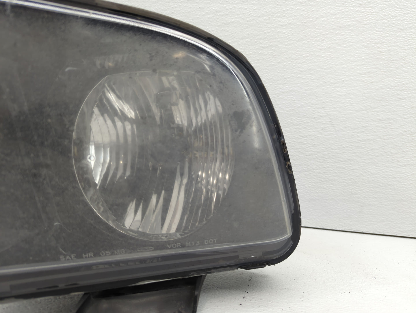 2005-2006 Ford Mustang Driver Left Oem Head Light Headlight Lamp - Oemusedautoparts1.com