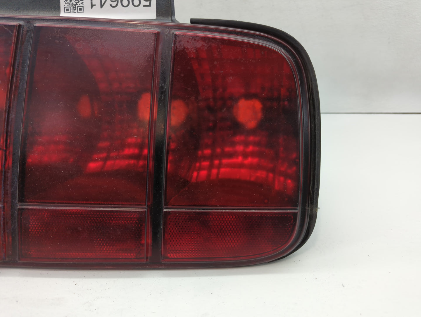 2005-2009 Ford Mustang Tail Light Assembly Passenger Right OEM Fits Fits 2005 2006 2007 2008 2009 OEM Used Auto Parts - Oemu