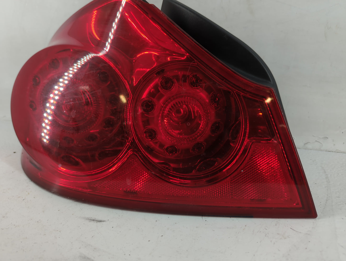 2005-2009 Ford Mustang Tail Light Assembly Driver Left OEM Fits Fits 2005 2006 2007 2008 2009 OEM Used Auto Parts - Oemuseda