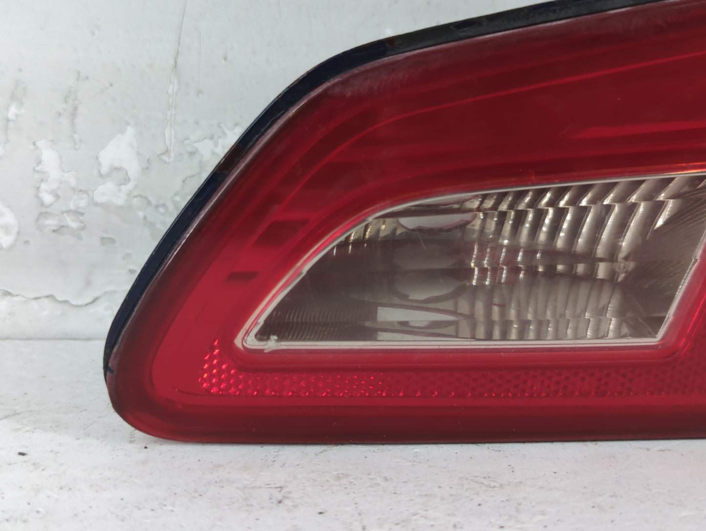 2005-2009 Ford Mustang Tail Light Assembly Driver Left OEM Fits Fits 2005 2006 2007 2008 2009 OEM Used Auto Parts - Oemuseda