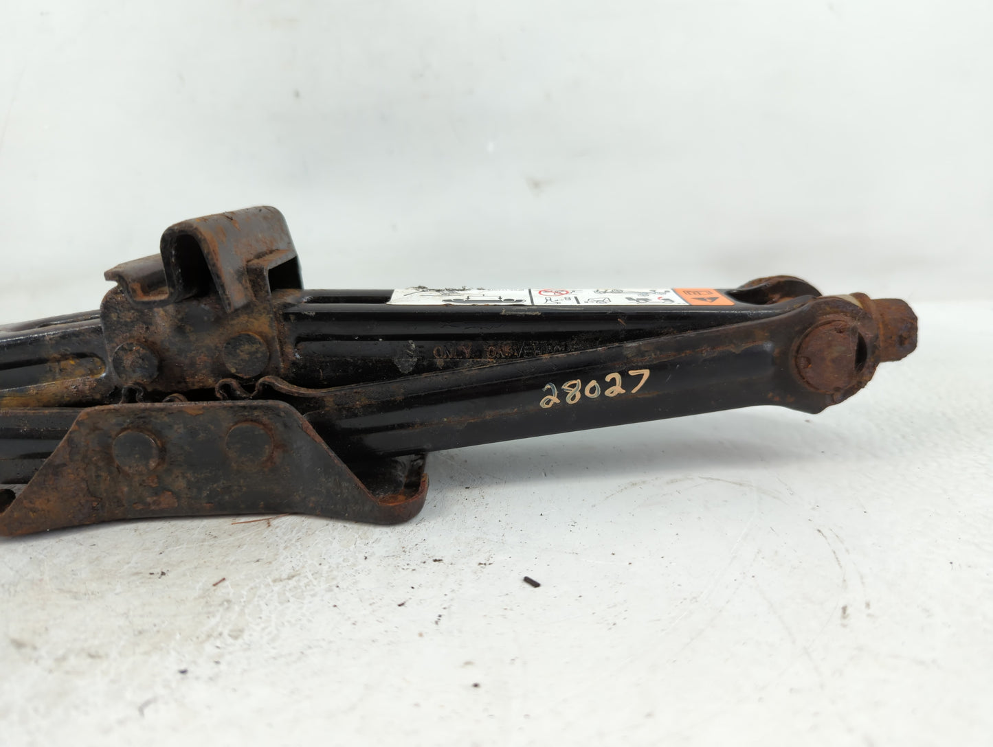 2005 Ford Mustang Spare Scissor Car Jack - Oemusedautoparts1.com