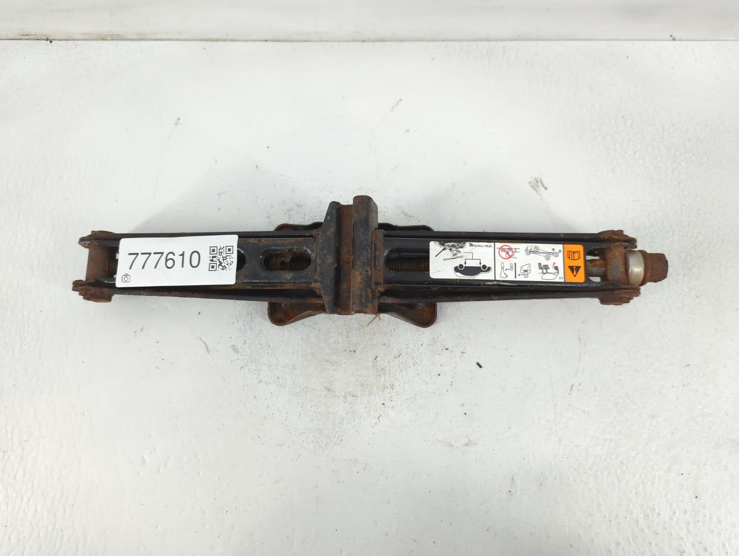 2005 Ford Mustang Spare Scissor Car Jack - Oemusedautoparts1.com