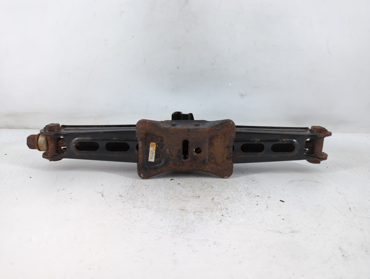 2005 Ford Mustang Spare Scissor Car Jack - Oemusedautoparts1.com