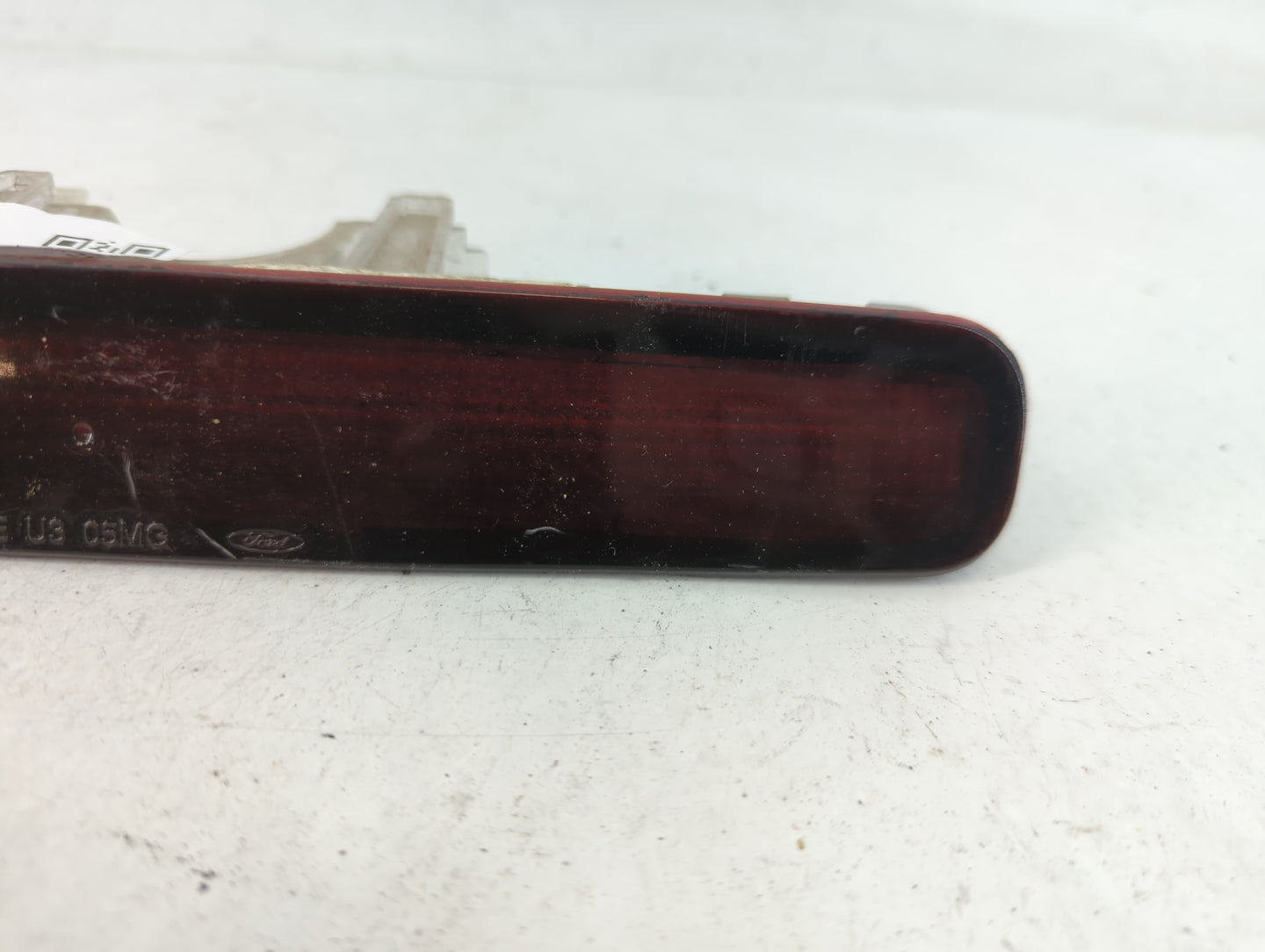 2005 Ford Mustang High Mounted Stop Third Brake Light Lamp - Oemusedautoparts1.com