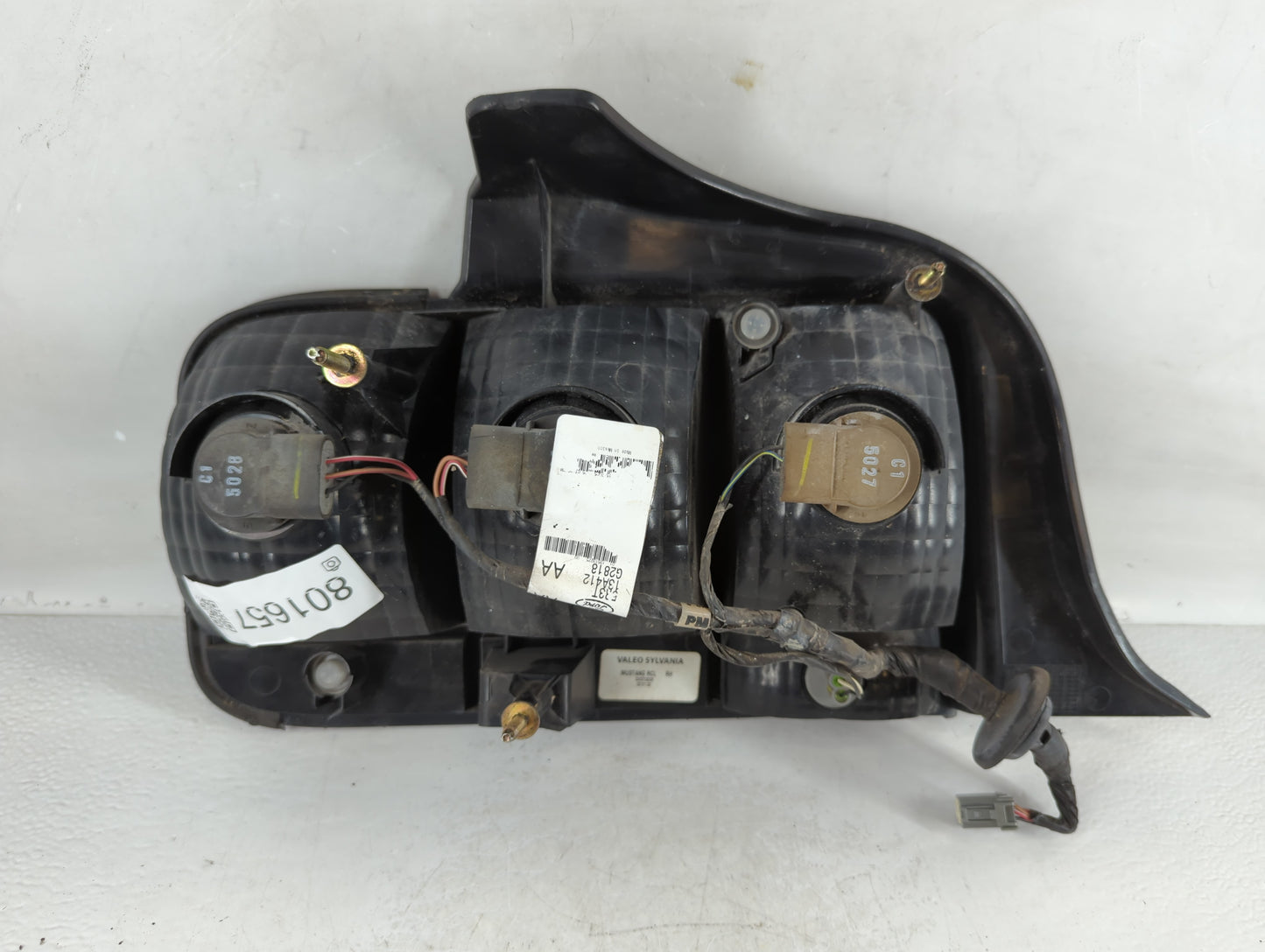 2005-2009 Ford Mustang Tail Light Assembly Passenger Right OEM P/N:5R3T 13A412 G2818 Fits Fits 2005 2006 2007 2008 2009 OEM 