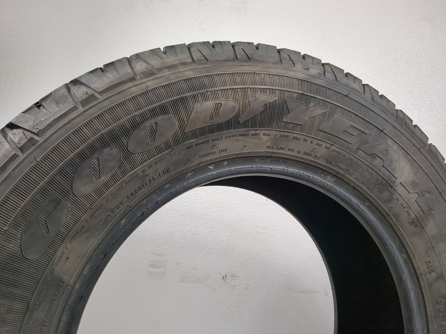 Used Tire 235/70R16 GOODYEAR TRAILMARK 104T - Tread Depth 9/32 - Oemusedautoparts1.com