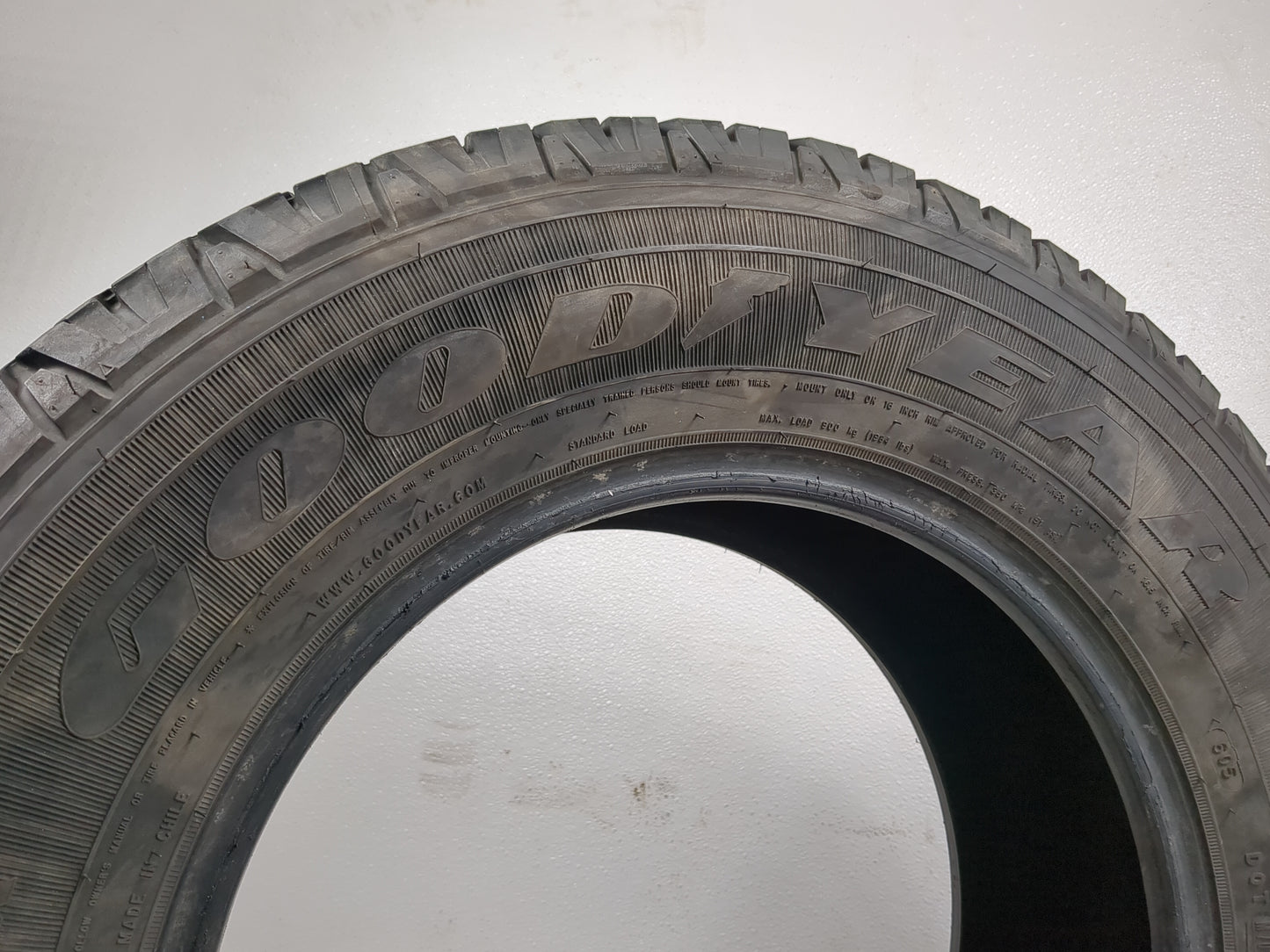 Used Tire 235/70R16 GOODYEAR TRAILMARK 104T - Tread Depth 9/32 - Oemusedautoparts1.com
