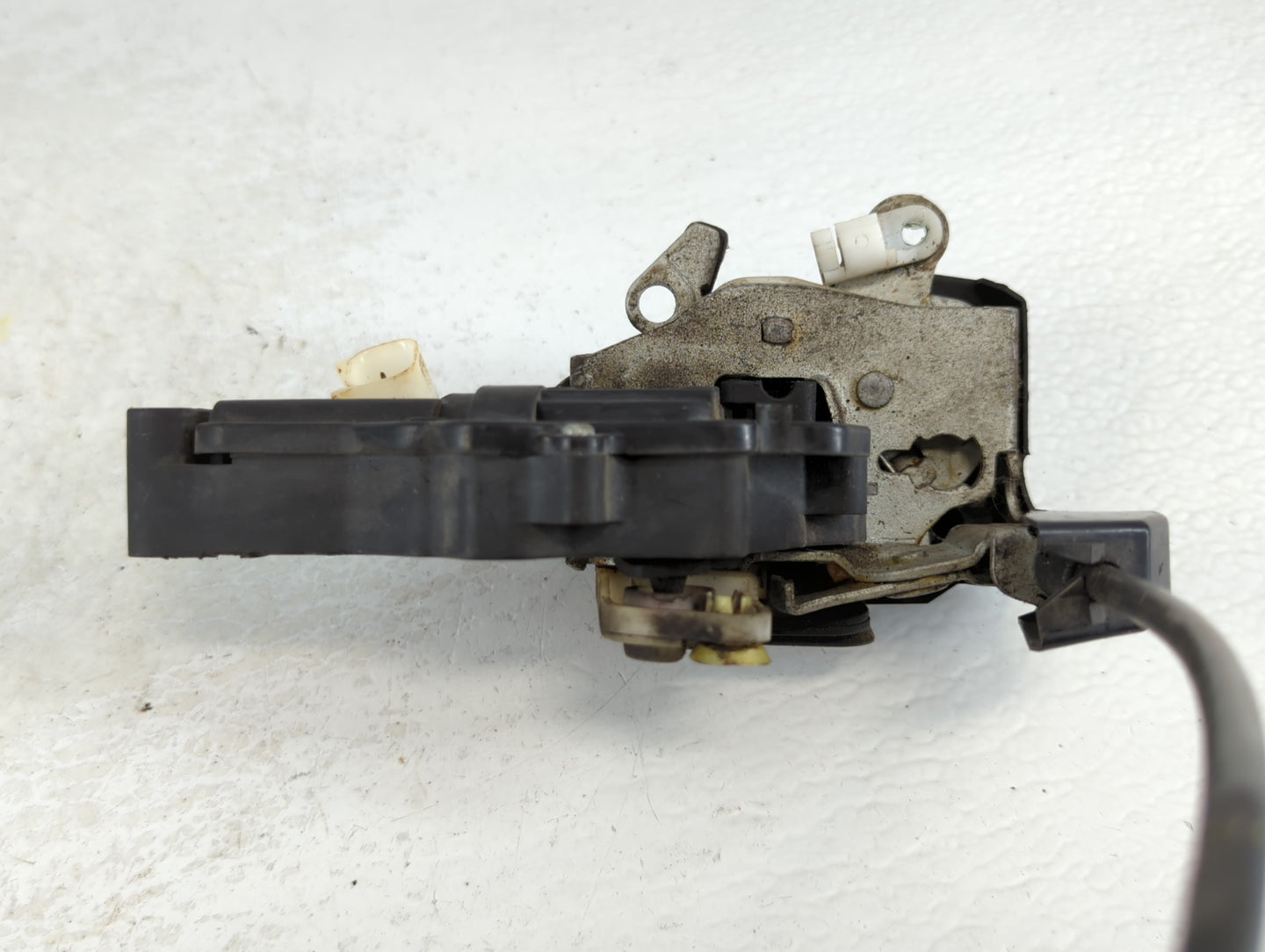 2005 Ford Ranger Front Right Passenger Lock Actuator - Oemusedautoparts1.com