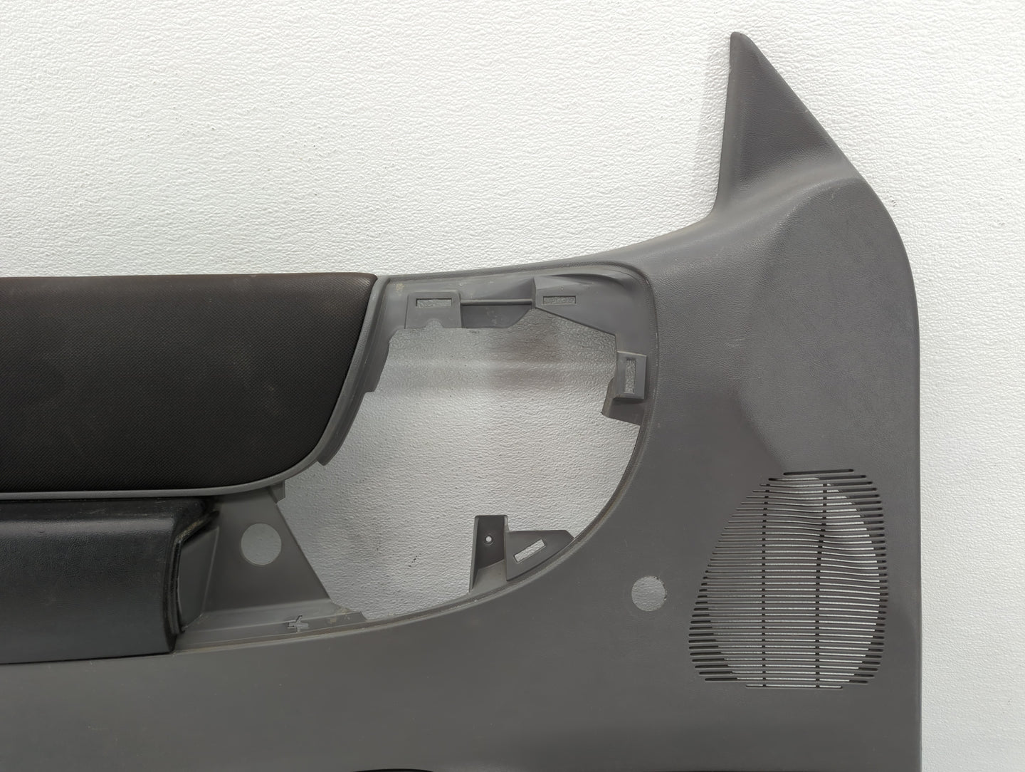 2005 Ford Ranger Front Left Driver Interior Door Panel Trim - Oemusedautoparts1.com
