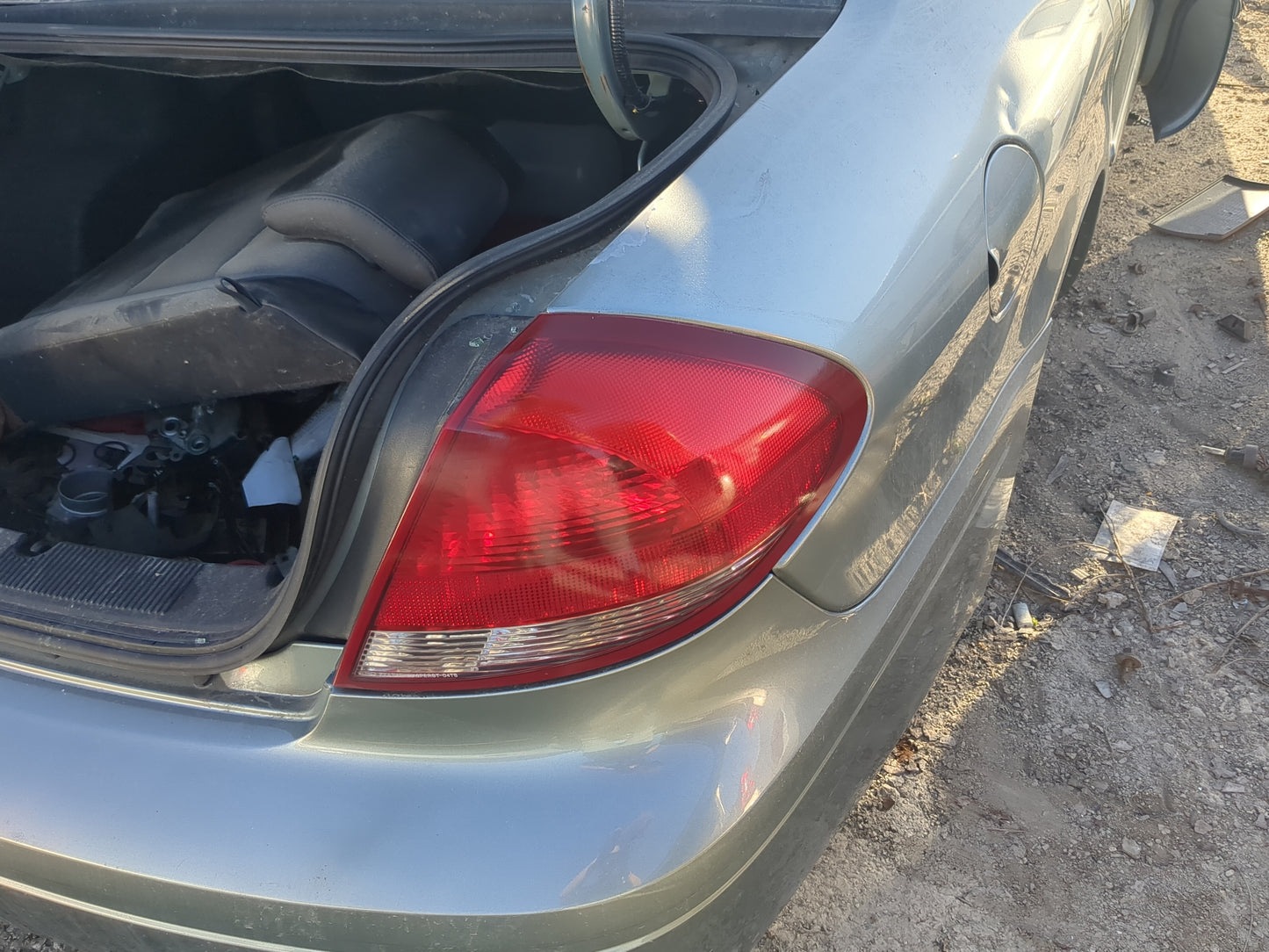 2004-2007 Ford Taurus Tail Light Assembly Passenger Right OEM Fits Fits 2004 2005 2006 2007 OEM Used Auto Parts - Oemusedaut