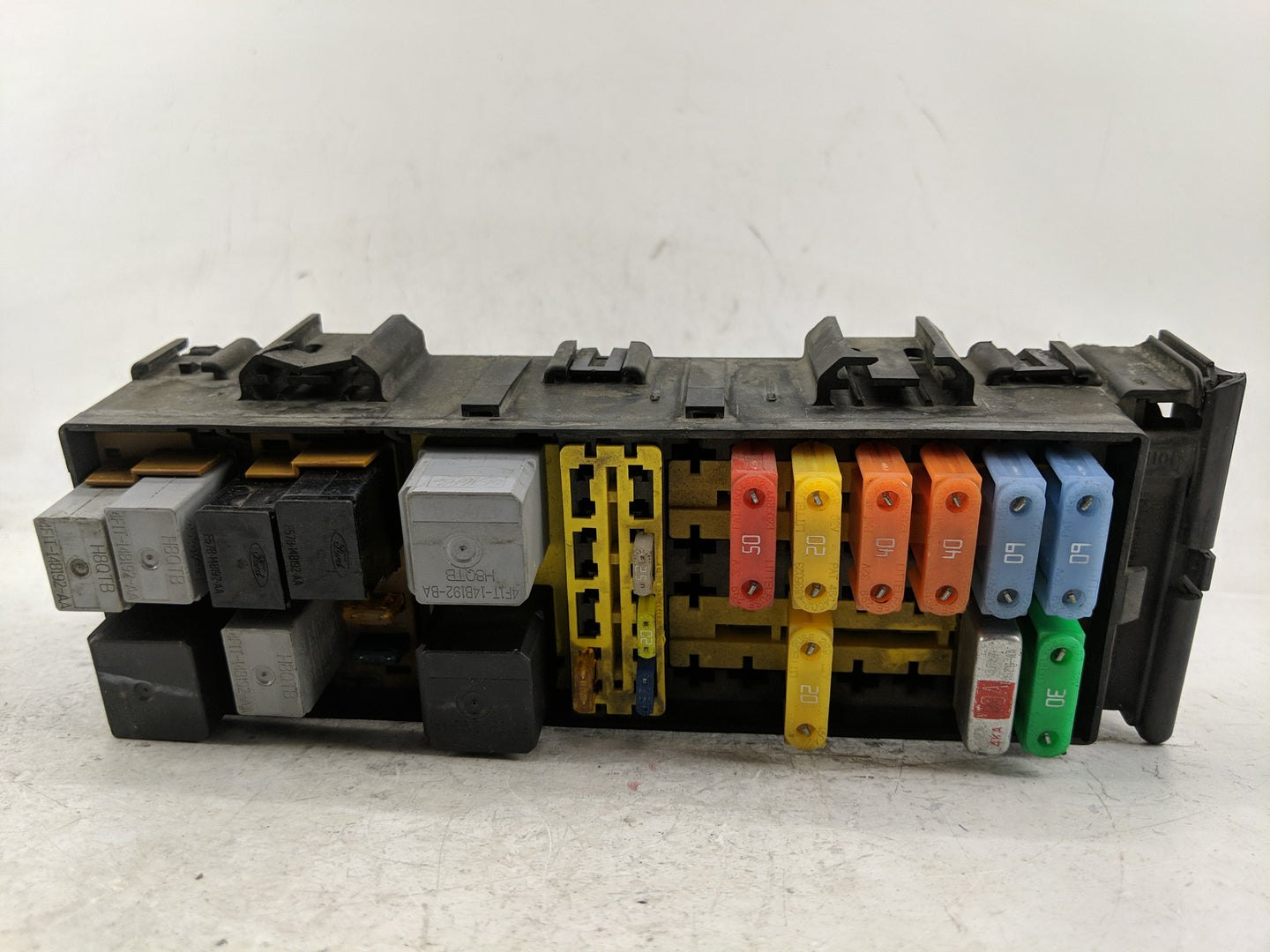 2005-2007 Ford Taurus Fusebox Fuse Box Panel Relay Module Fits Fits 2005 2006 2007 OEM Used Auto Parts - Oemusedautoparts1.c