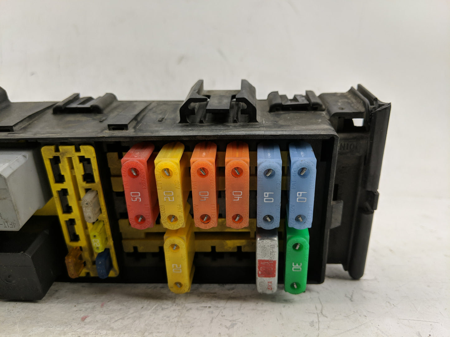 2005-2007 Ford Taurus Fusebox Fuse Box Panel Relay Module Fits Fits 2005 2006 2007 OEM Used Auto Parts - Oemusedautoparts1.c