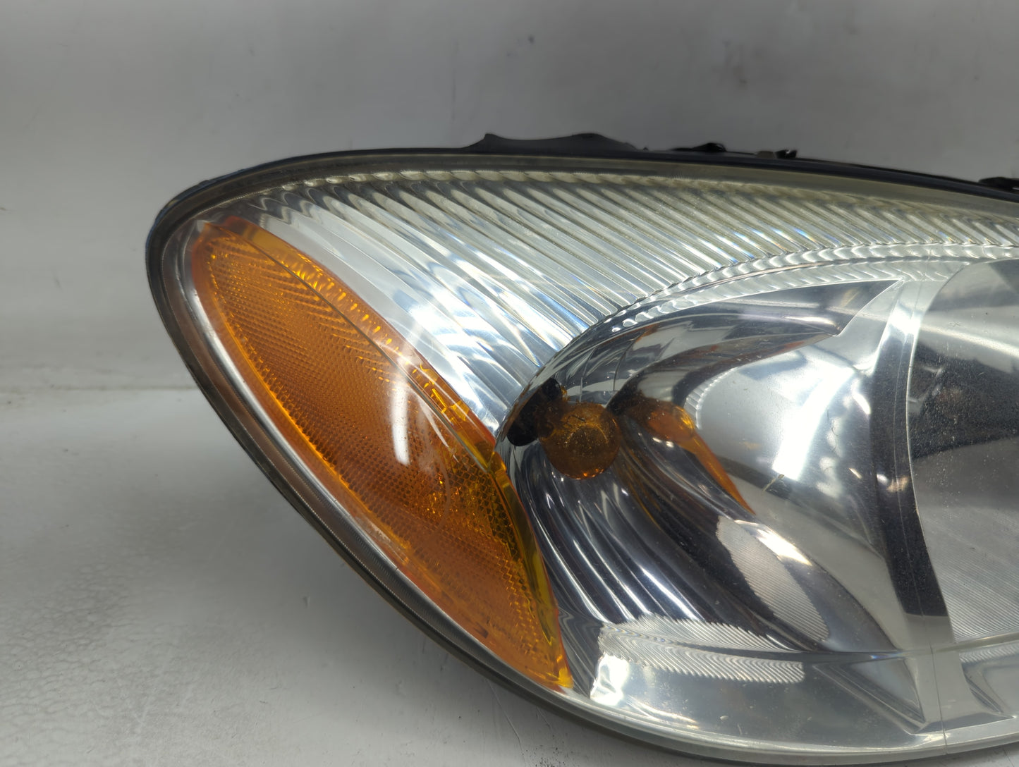2005 Ford Taurus Passenger Right Oem Head Light Headlight Lamp - Oemusedautoparts1.com