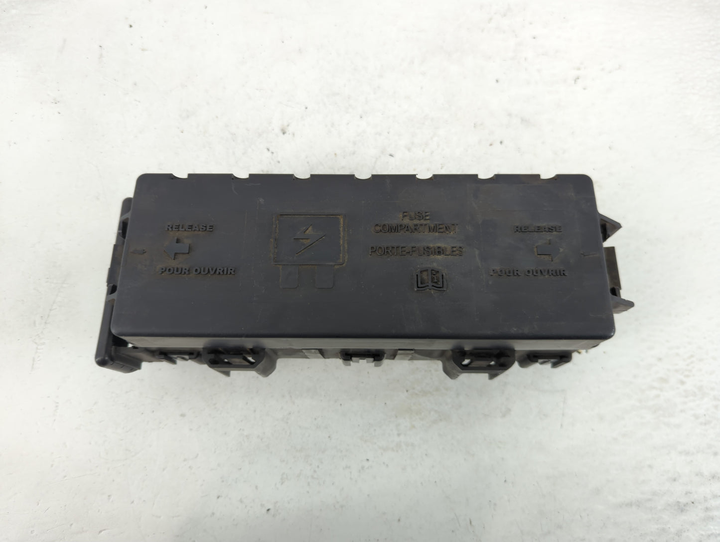 2005-2007 Ford Taurus Fusebox Fuse Box Panel Relay Module P/N:YF1T-14A003-A Fits Fits 2005 2006 2007 OEM Used Auto Parts - O