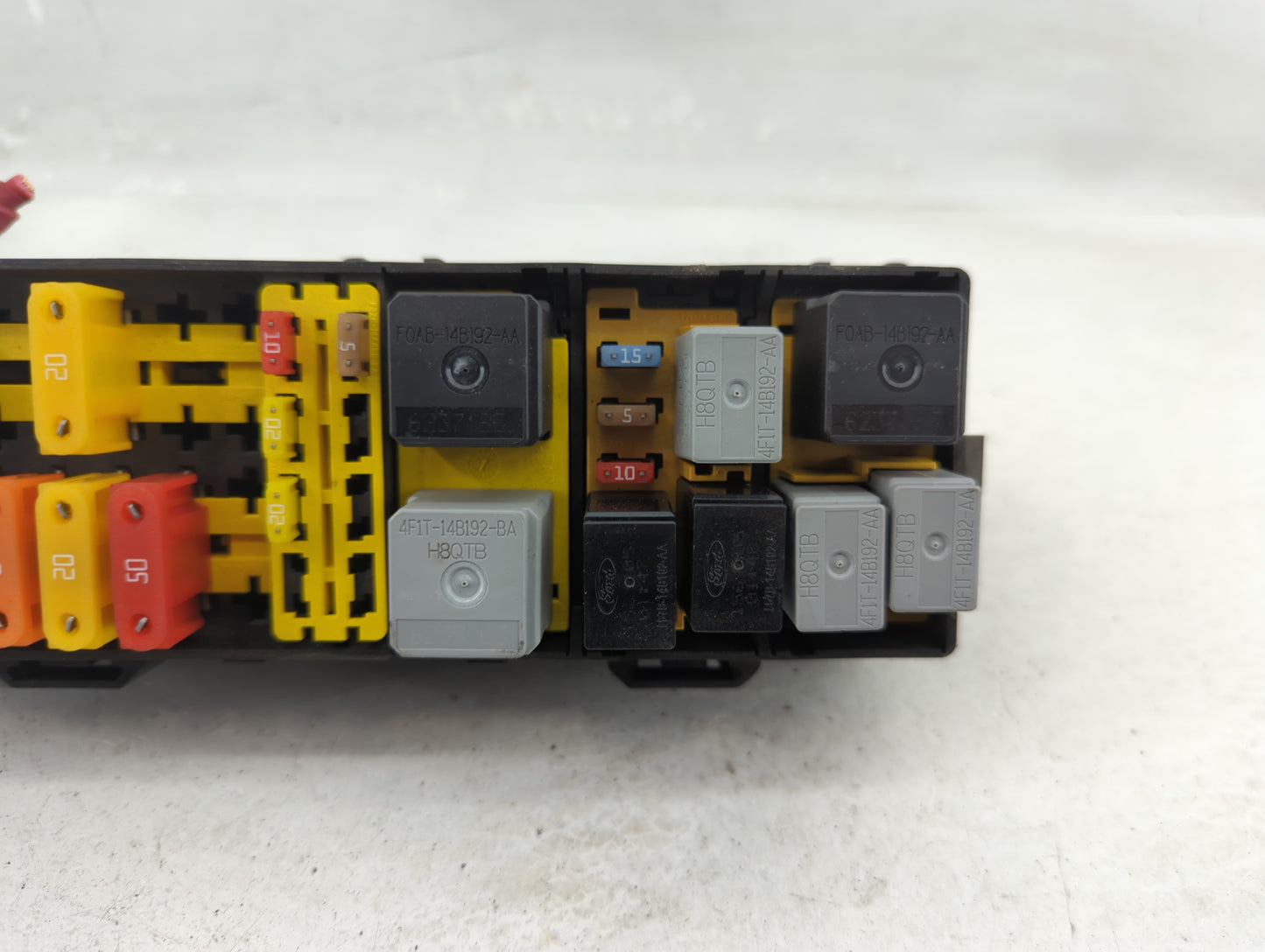 2005-2007 Ford Taurus Fusebox Fuse Box Panel Relay Module P/N:YF1T-14A003-A Fits Fits 2005 2006 2007 OEM Used Auto Parts - O