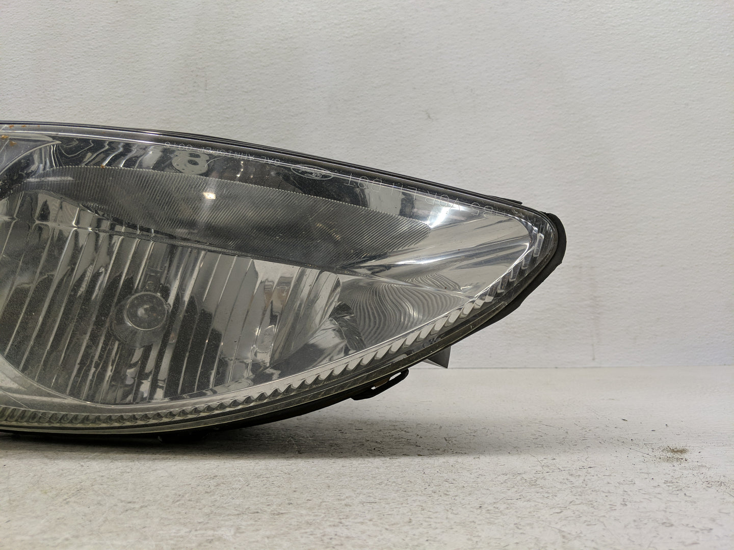2005 Ford Taurus Driver Left Oem Head Light Headlight Lamp - Oemusedautoparts1.com