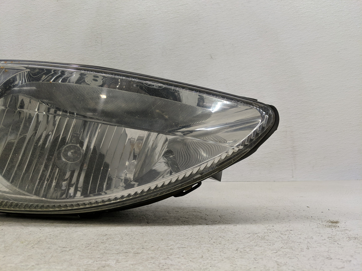 2005 Ford Taurus Driver Left Oem Head Light Headlight Lamp - Oemusedautoparts1.com