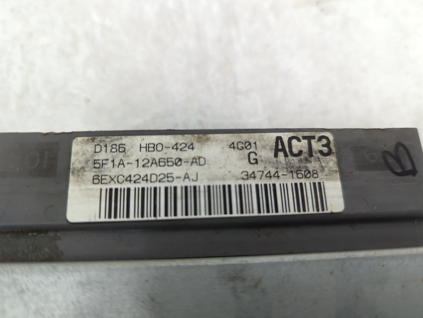 2005 Ford Taurus PCM Engine Control Computer ECU ECM PCU OEM P/N:5F1A-12A650-AD 6EXC424D25-AJ, F5SB-14A624-AA Fits OEM Used 