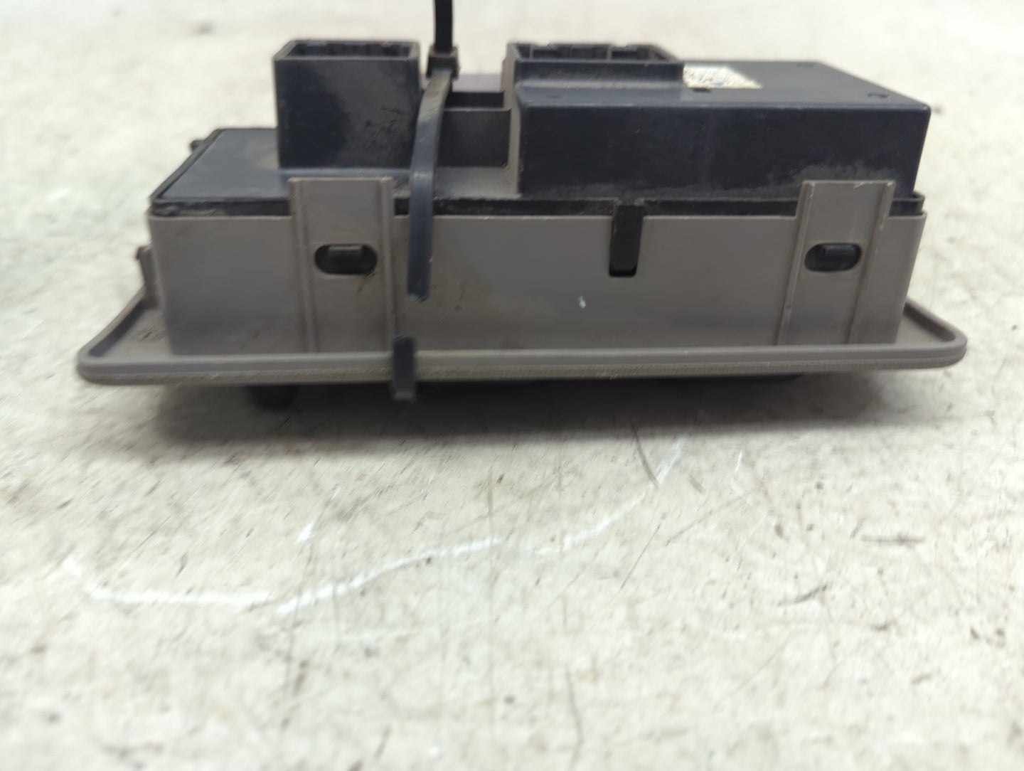 2005 Ford Taurus Master Power Window Switch Replacement Driver Side Left P/N:YF1Z14529ABB Fits OEM Used Auto Parts - Oemused
