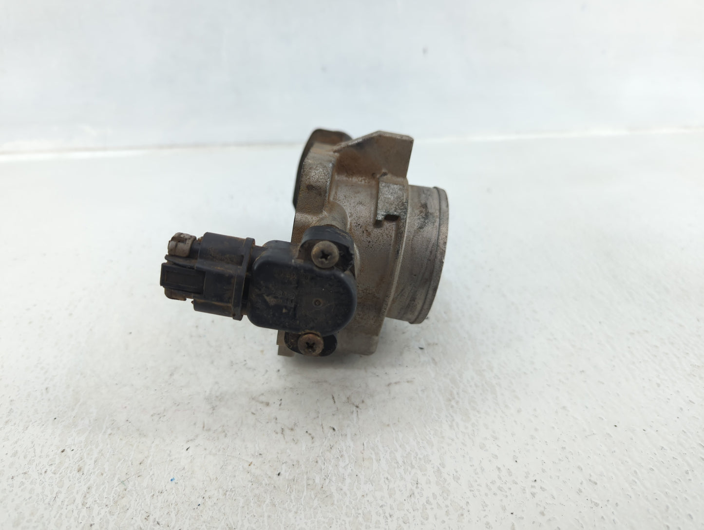 2000-2007 Ford Taurus Throttle Body P/N:F5PE 9B989 Fits Fits 2000 2001 2002 2003 2004 2005 2006 2007 OEM Used Auto Parts - O