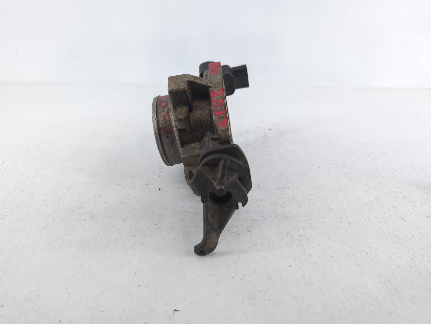 2000-2007 Ford Taurus Throttle Body P/N:F5RF 9B989 Fits Fits 2000 2001 2002 2003 2004 2005 2006 2007 OEM Used Auto Parts - O
