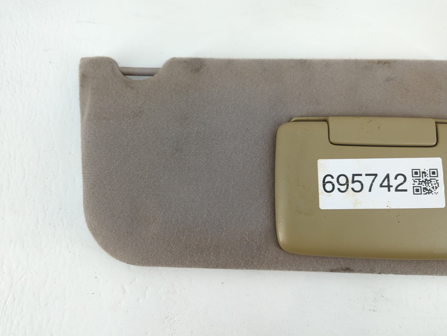 2004-2007 Ford Taurus Sun Visor Shade Replacement Passenger Right Mirror Fits Fits 2004 2005 2006 2007 OEM Used Auto Parts -