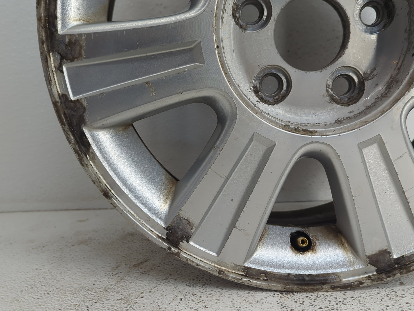 2003-2007 Ford Taurus Oem Wheel Rim - Oemusedautoparts1.com
