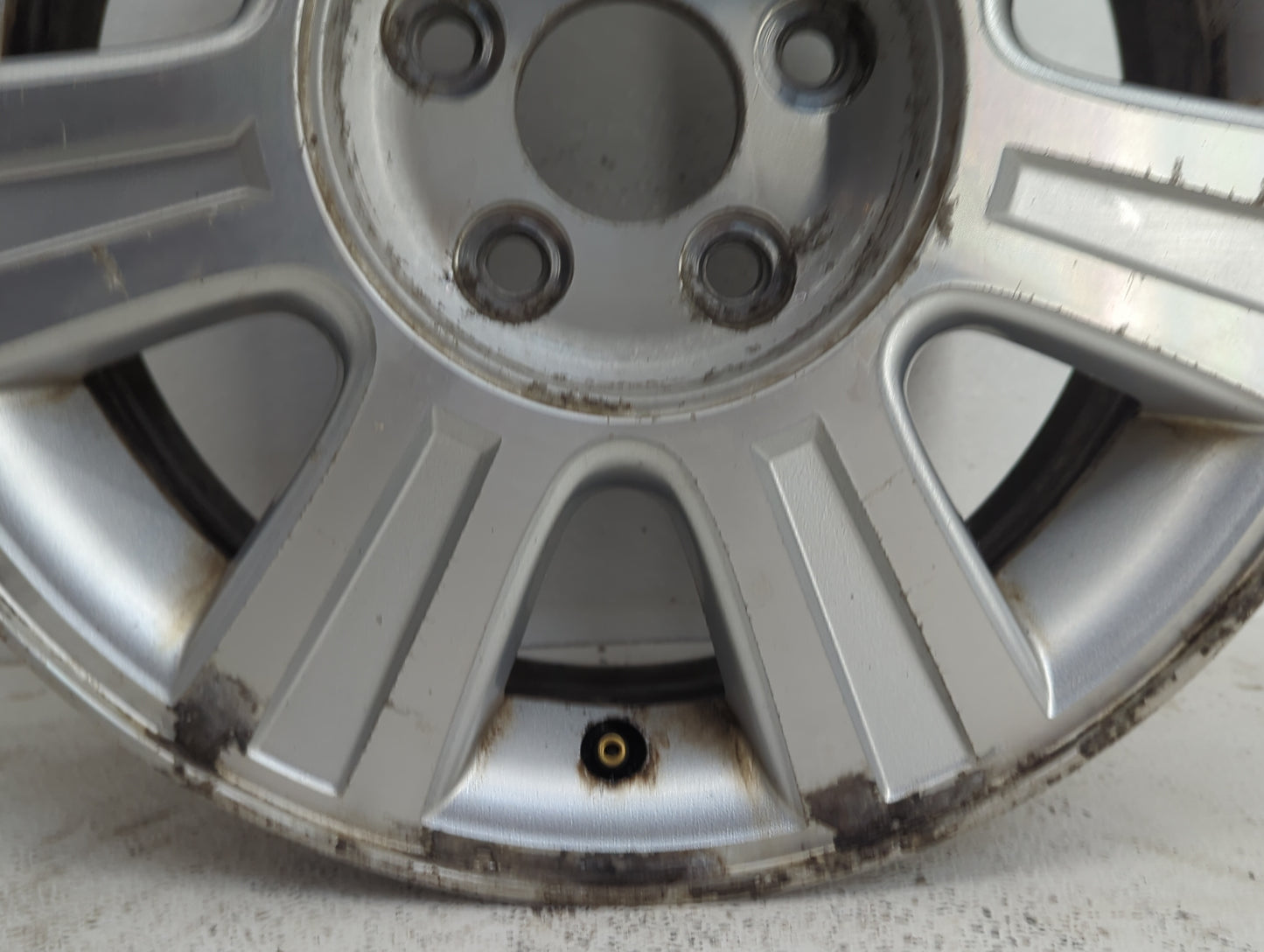 2003-2007 Ford Taurus Oem Wheel Rim - Oemusedautoparts1.com