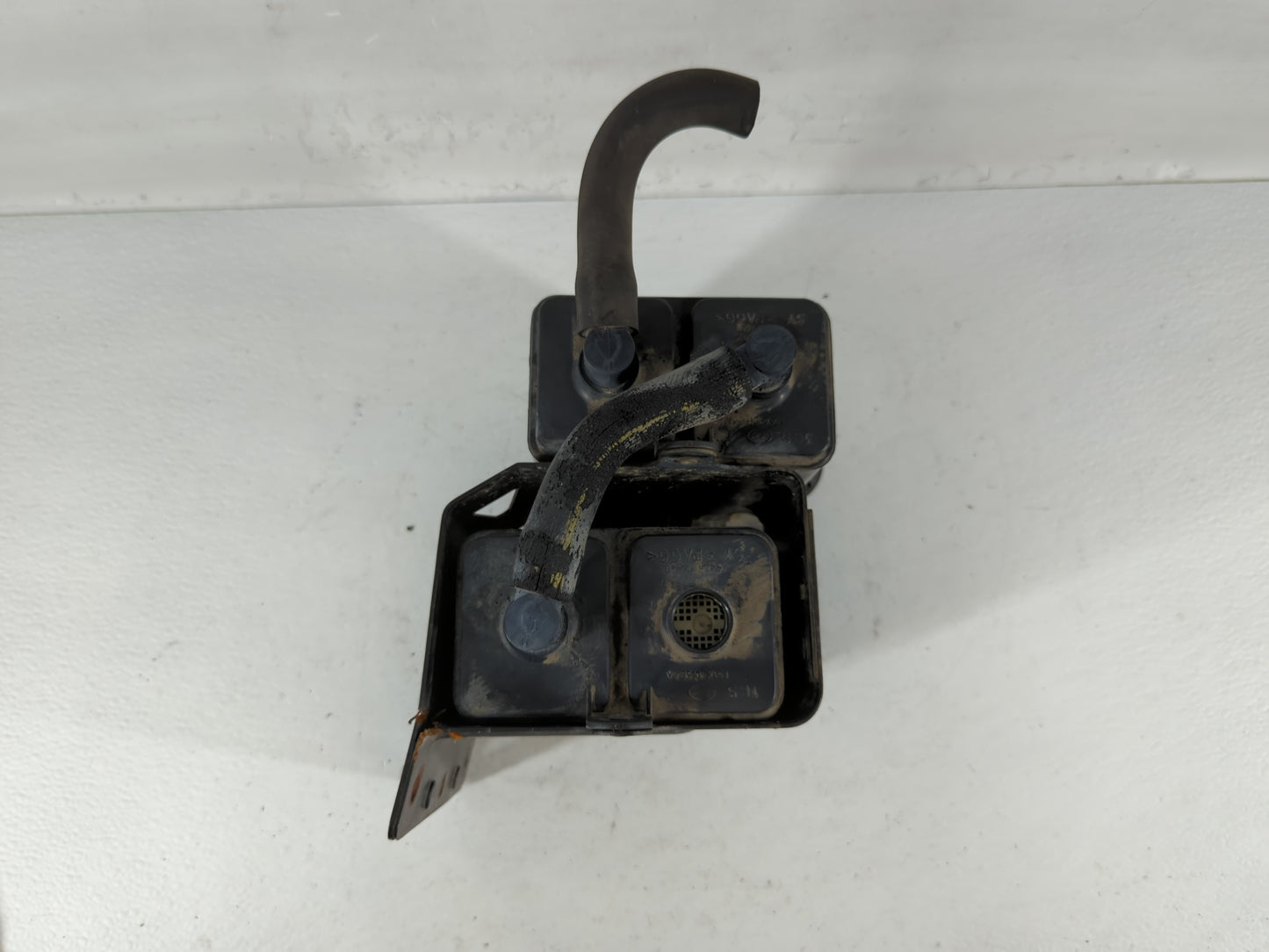 2005 Ford Thunderbird Fuel Vapor Charcoal Canister - Oemusedautoparts1.com