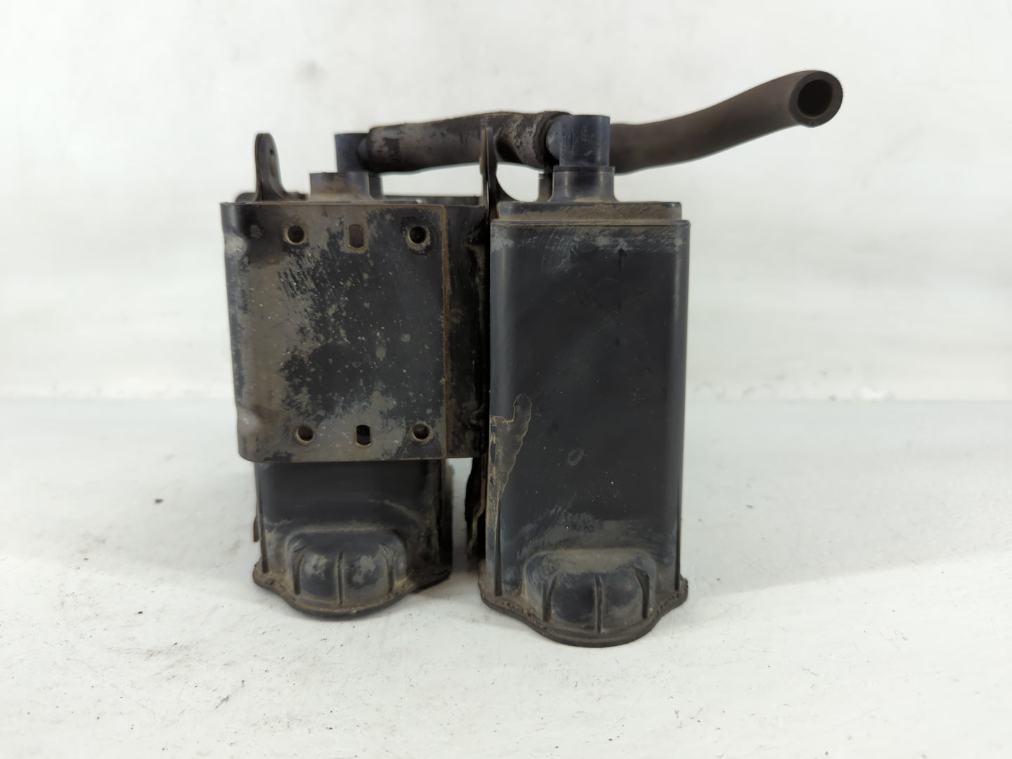 2005 Ford Thunderbird Fuel Vapor Charcoal Canister - Oemusedautoparts1.com