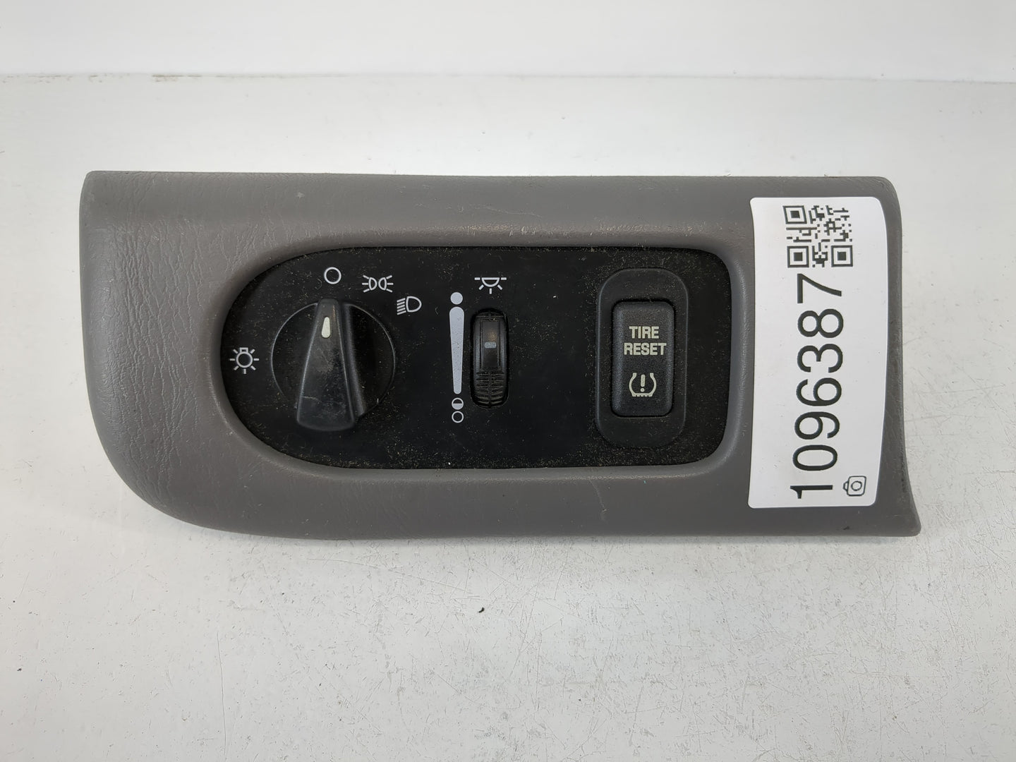 2005 Ford Windstar Headlight Head Light Switch Lamp Control 16044b79 - Oemusedautoparts1.com