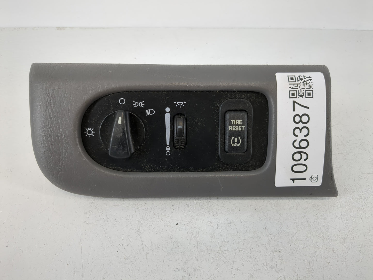 2005 Ford Windstar Headlight Head Light Switch Lamp Control 16044b79 - Oemusedautoparts1.com