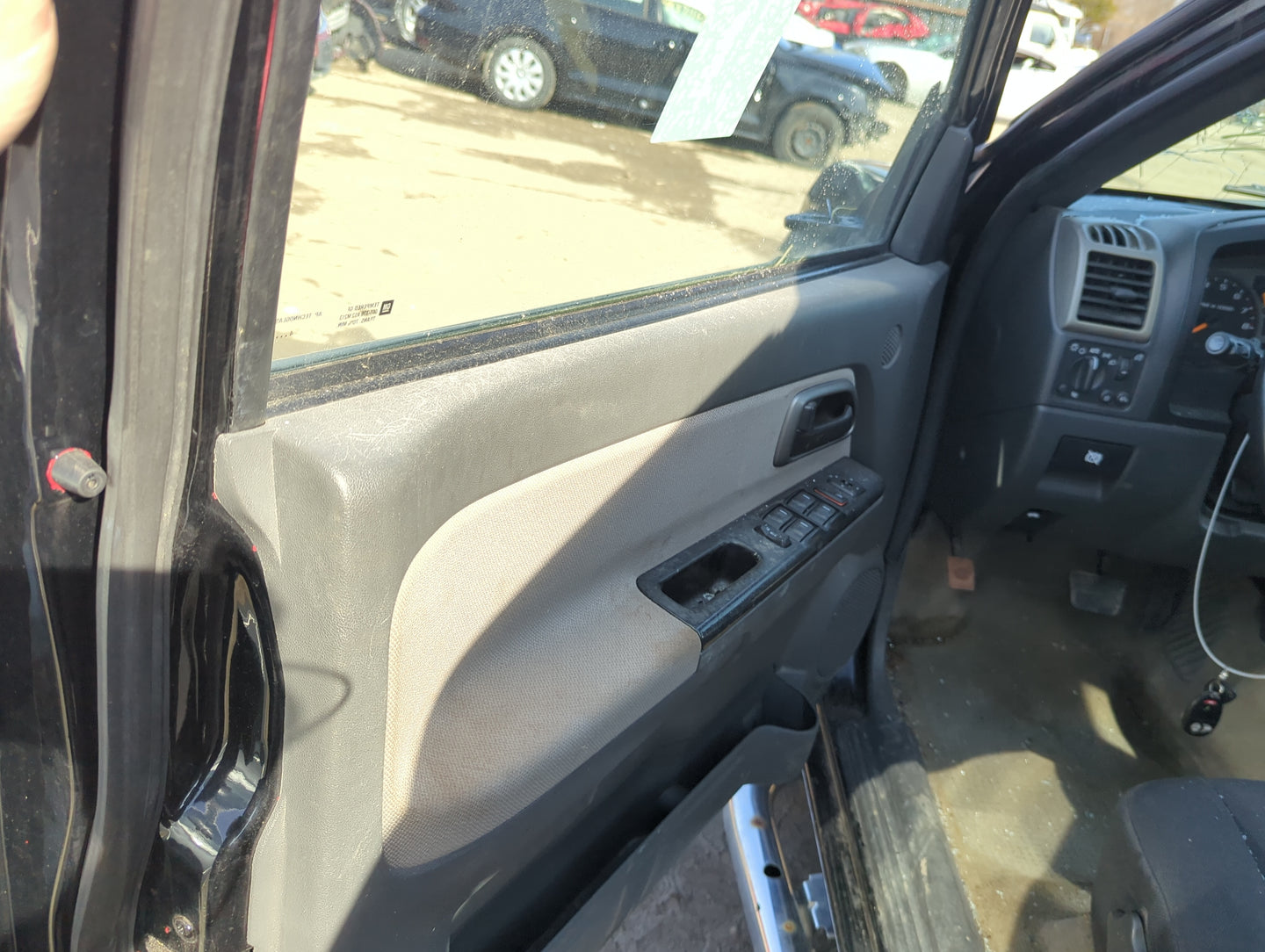 2005 Gmc Canyon Front Left Driver Interior Door Panel Trim - Oemusedautoparts1.com