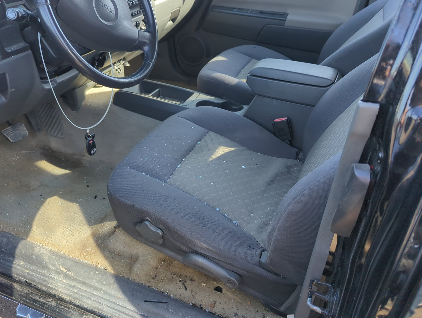 2004-2005 Gmc Canyon Driver Front Seat Oem - Oemusedautoparts1.com
