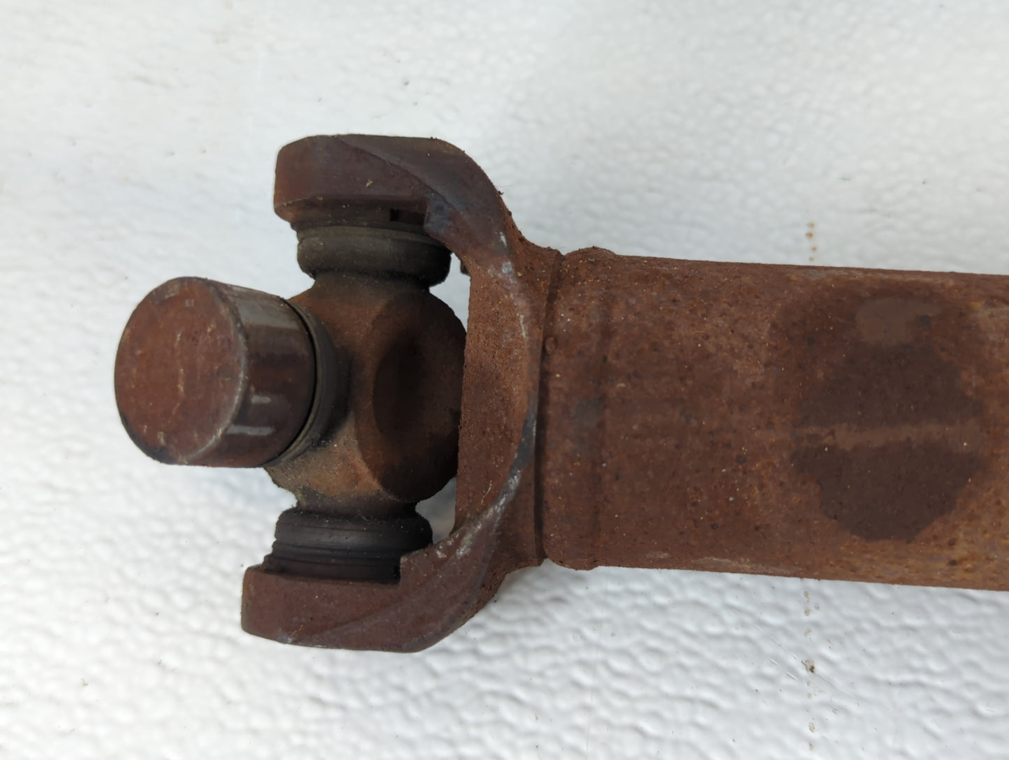2002-2009 Gmc Envoy Front Driveshaft Oem 1049305 - Oemusedautoparts1.com
