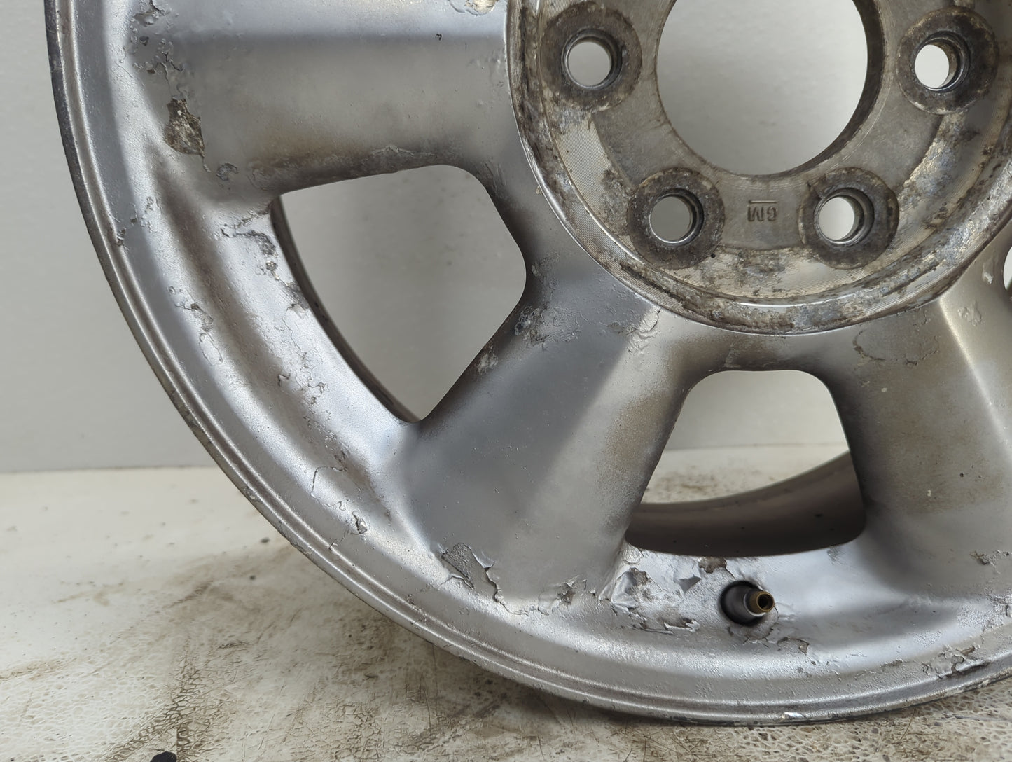 2002-2007 Gmc Envoy Oem Wheel Rim 1094770 - Oemusedautoparts1.com