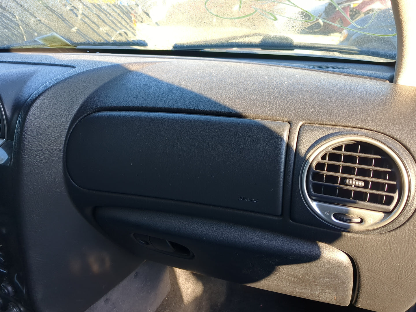 2005 Gmc Envoy Air Bag Passenger Right Dashboard OEM Fits OEM Used Auto Parts - Oemusedautoparts1.com
