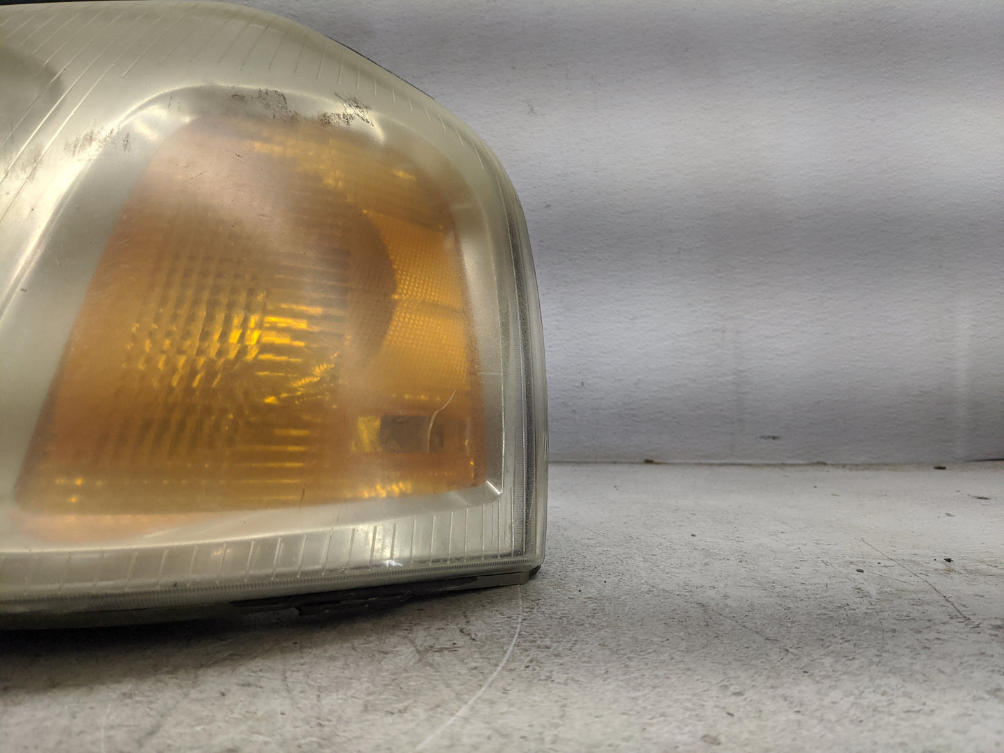 2002-2009 Gmc Envoy Driver Left Oem Head Light Headlight Lamp 1139042 - Oemusedautoparts1.com